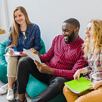 holsosmstms-pic-by-freepik